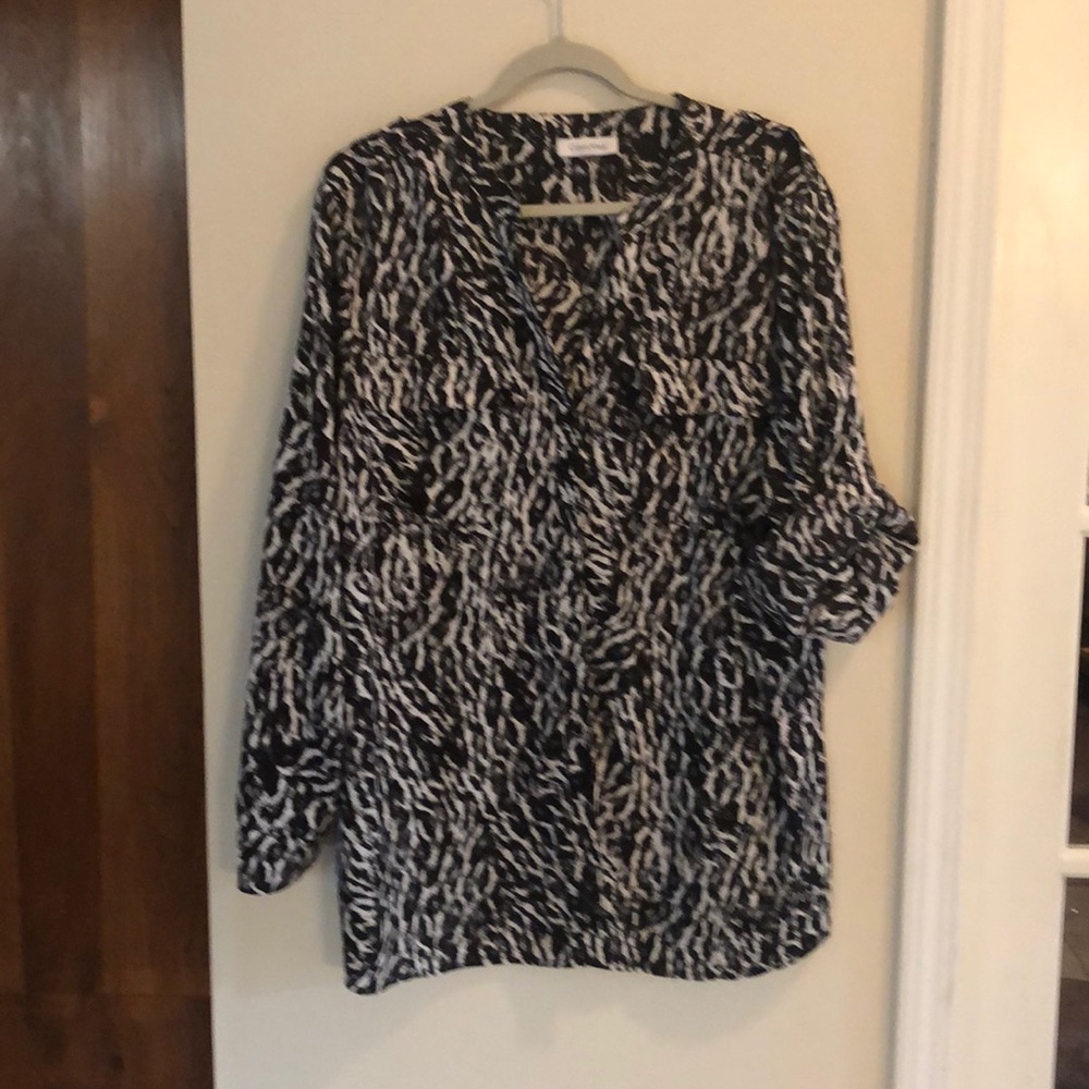 Calvin Klein Black/White button down blouse 2x